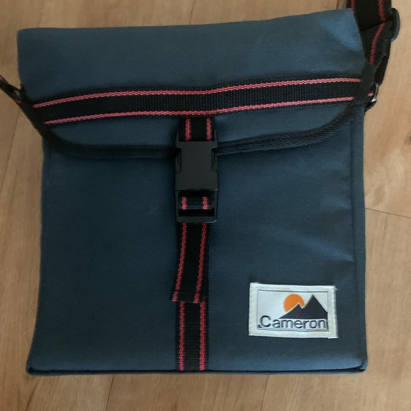 Almost New Cameron camera bag. Long strap very good condition. 10x10 x 5 inchesW - Picture 2 of 6